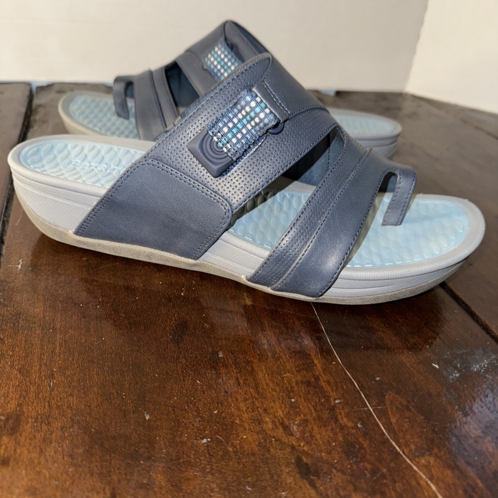 Baretraps Thong Sandals Women Comfort Shoes Size 11W Navy.